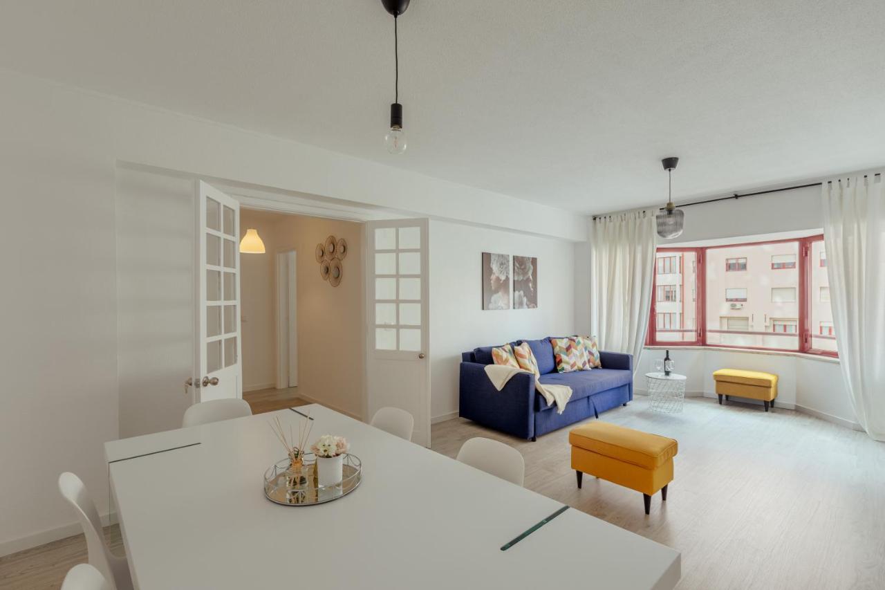 Elegant 3 Bedroom Apt - City Centre - Garage - Metro Lisabona Exterior foto
