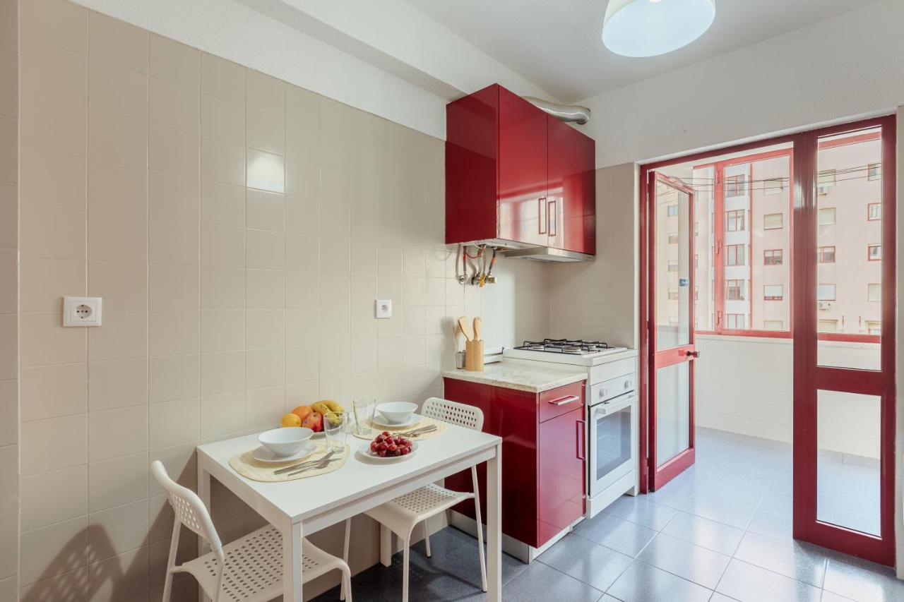 Elegant 3 Bedroom Apt - City Centre - Garage - Metro Lisabona Exterior foto
