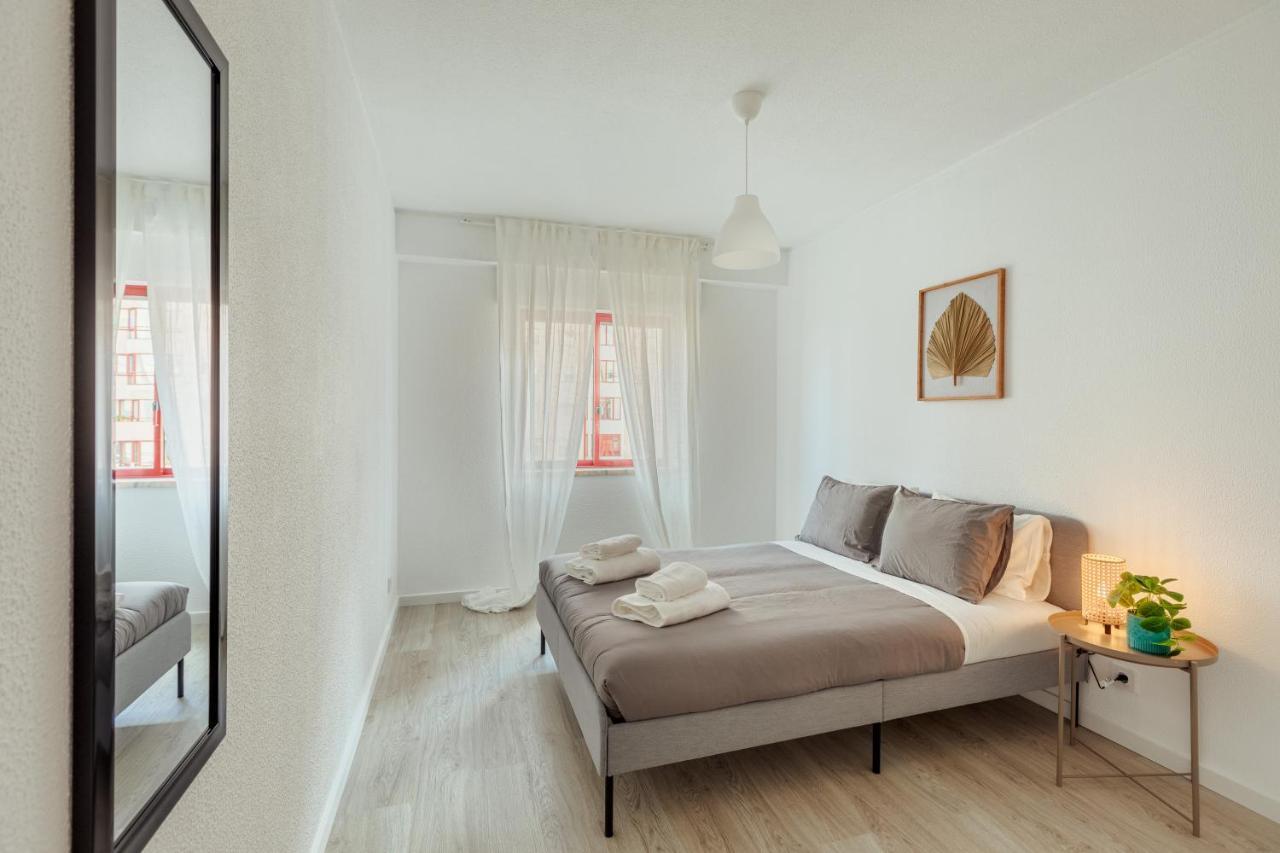 Elegant 3 Bedroom Apt - City Centre - Garage - Metro Lisabona Exterior foto