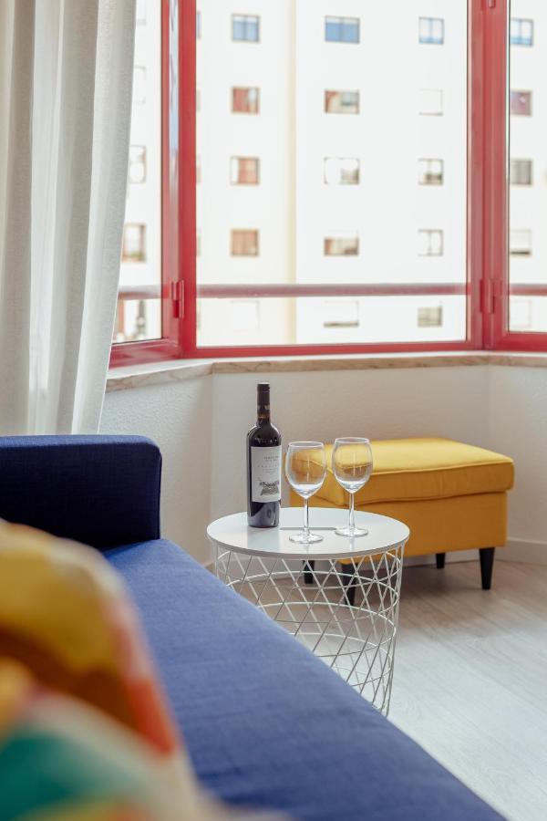 Elegant 3 Bedroom Apt - City Centre - Garage - Metro Lisabona Exterior foto