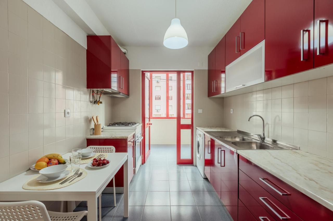 Elegant 3 Bedroom Apt - City Centre - Garage - Metro Lisabona Exterior foto