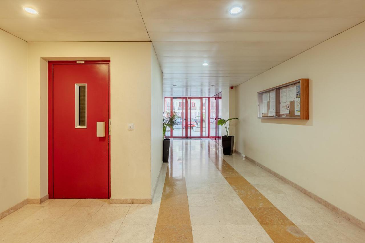 Elegant 3 Bedroom Apt - City Centre - Garage - Metro Lisabona Exterior foto