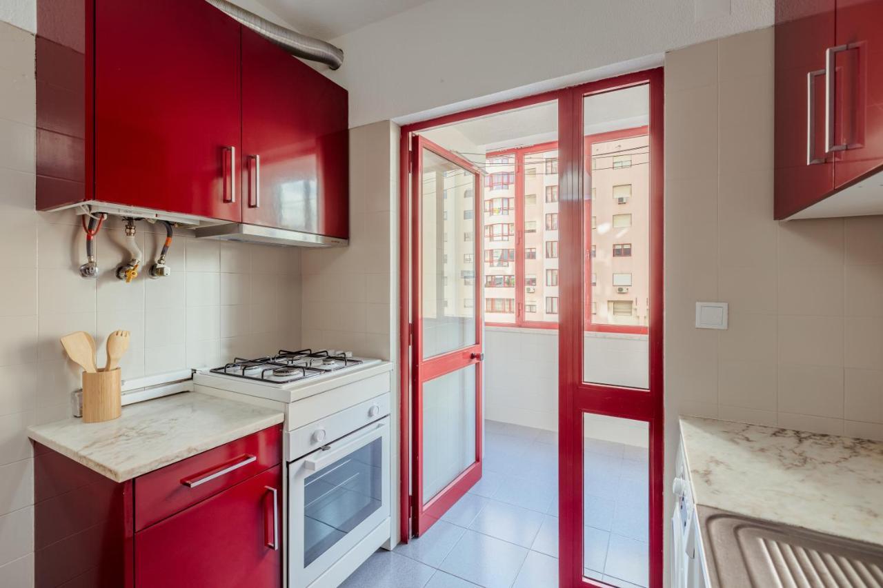 Elegant 3 Bedroom Apt - City Centre - Garage - Metro Lisabona Exterior foto